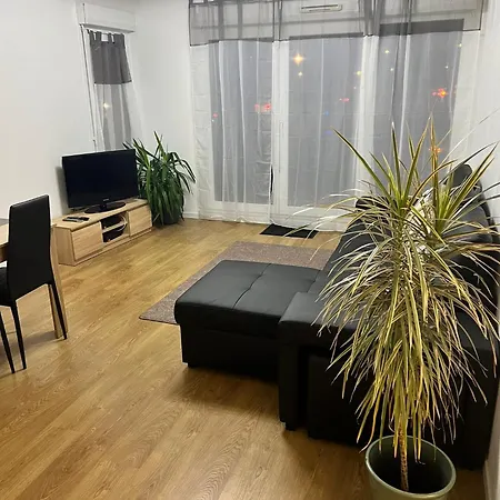 Appartement 5Min Gare Rer Disneyland Paris Val D'Europe La Vallee Village Parking Inclus Montévrain Esterno foto